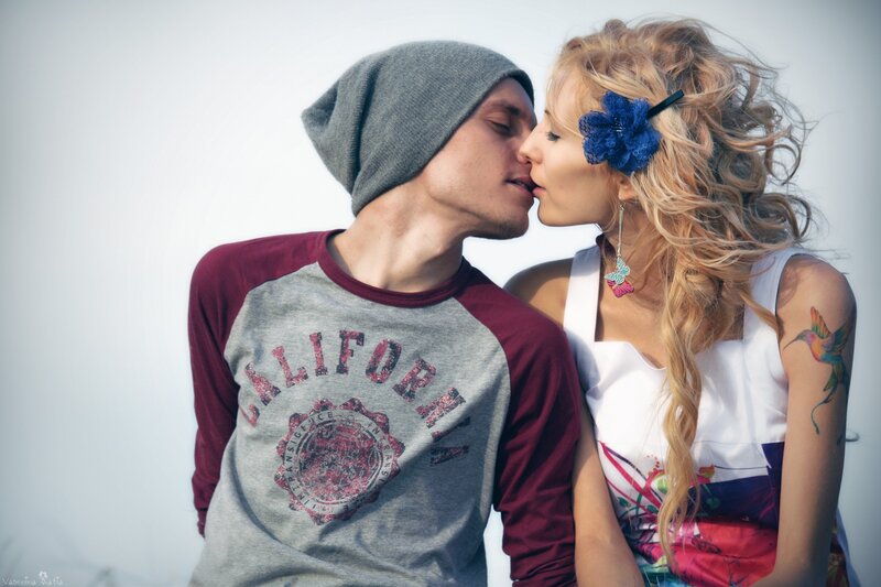couple kissing in a dreamy moment