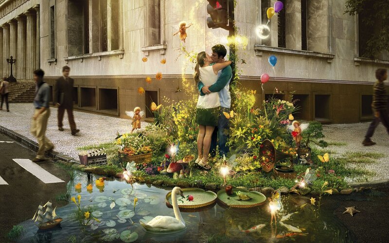 Couple Kissing in Garden — Green