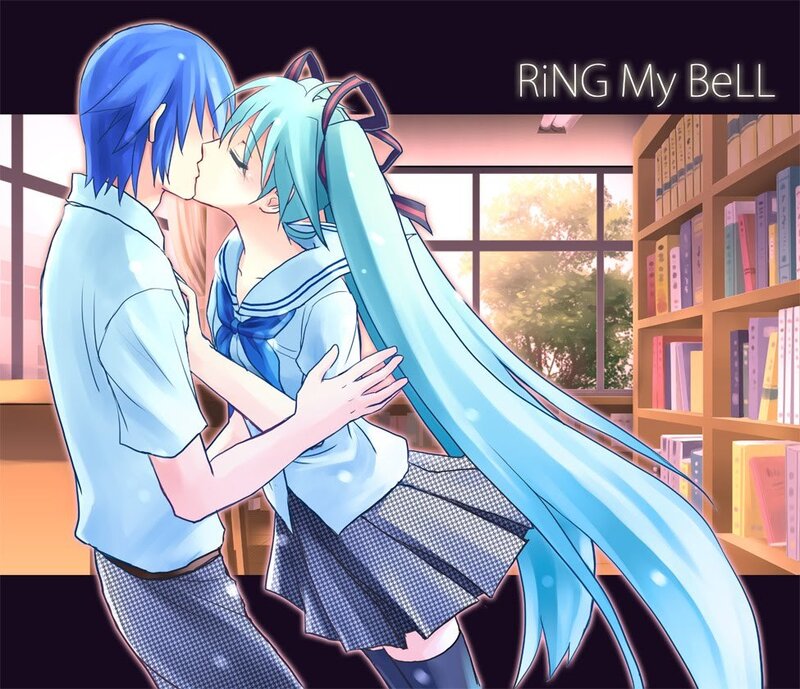 couple kissing in library