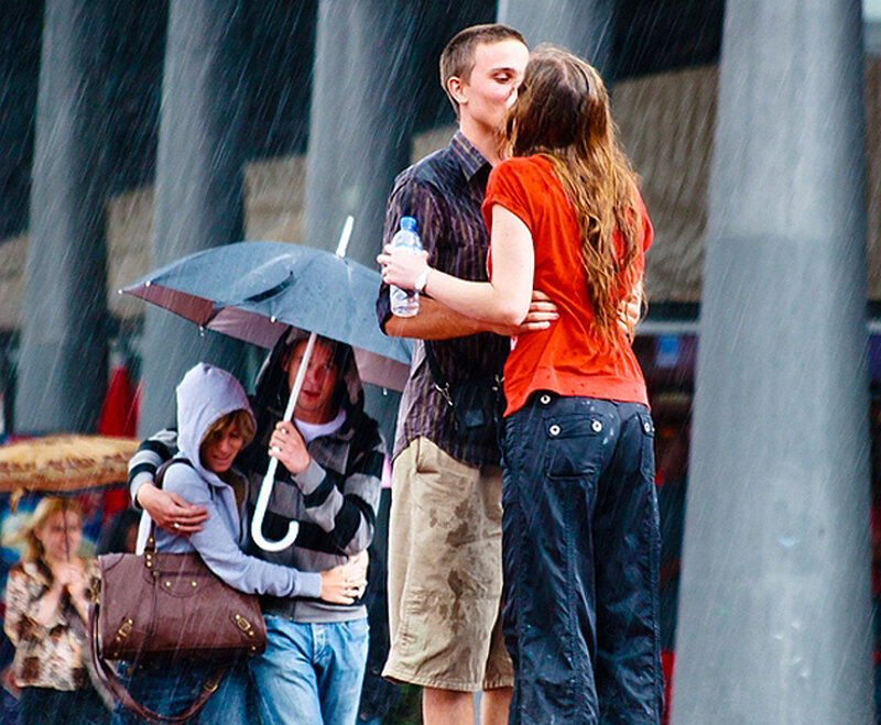 Couple Kissing in Rain — Red, Dramatic
