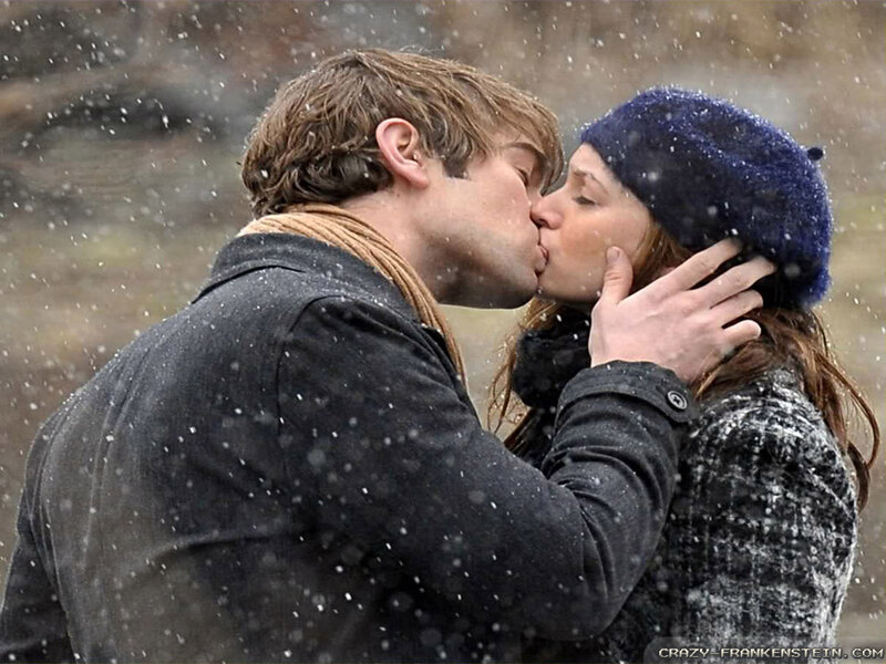 Couple Kissing in Snow — Gray