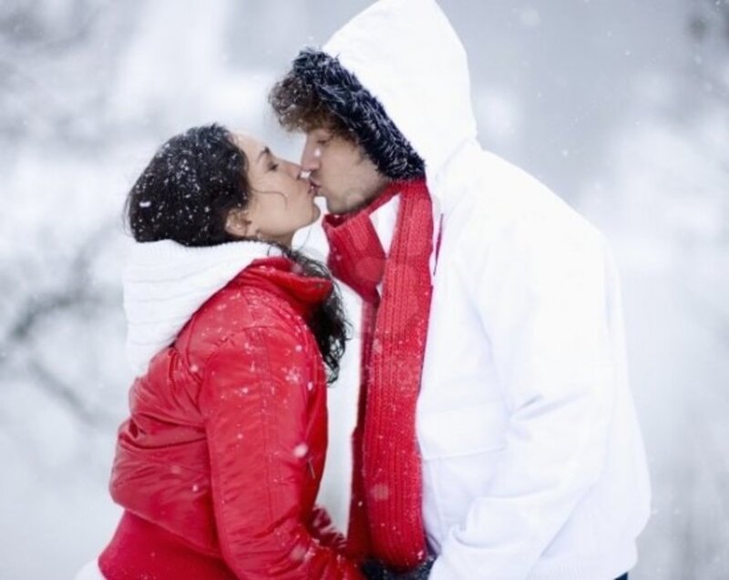 Couple Kissing in Snow — Red, Romantic