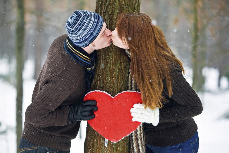 Couple Kissing in Snow — Red, Romantic, Winter
