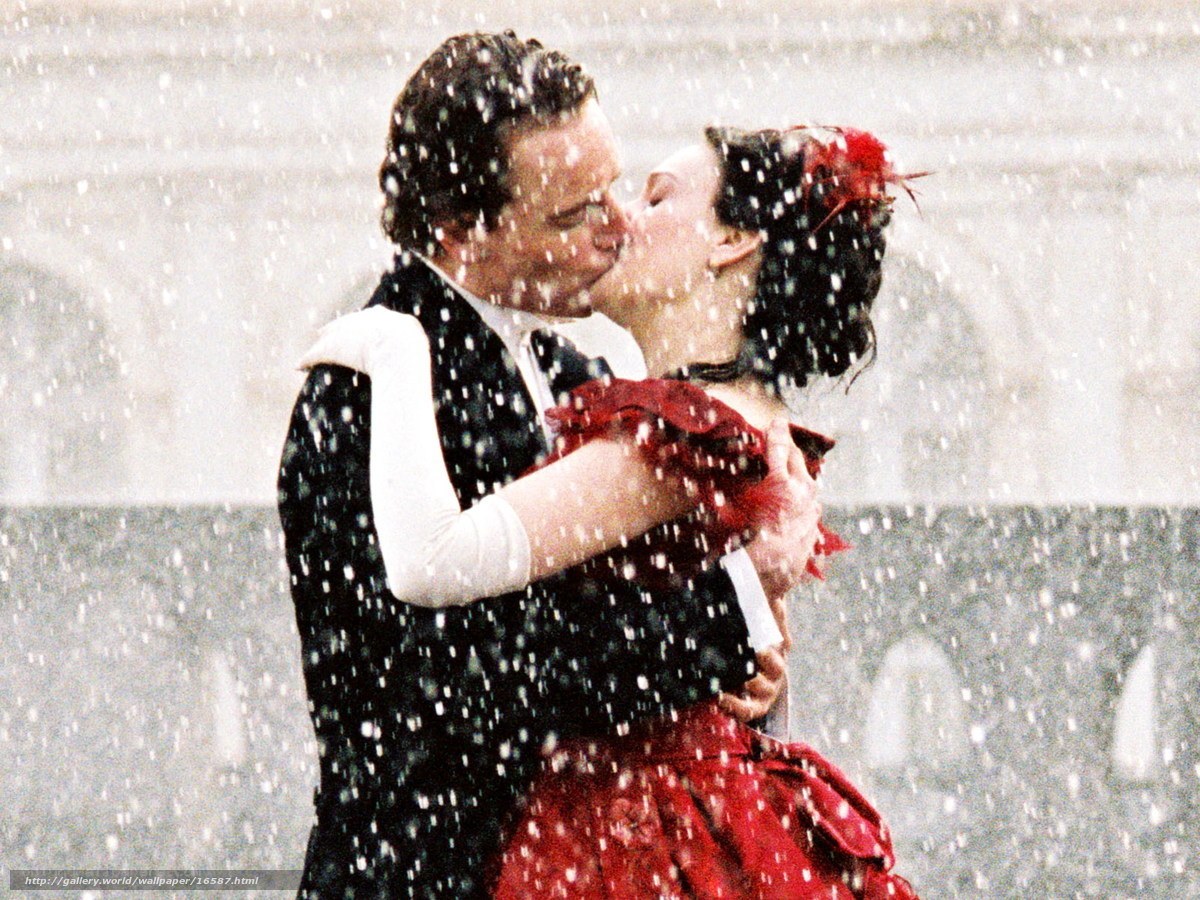 couple kissing in snow