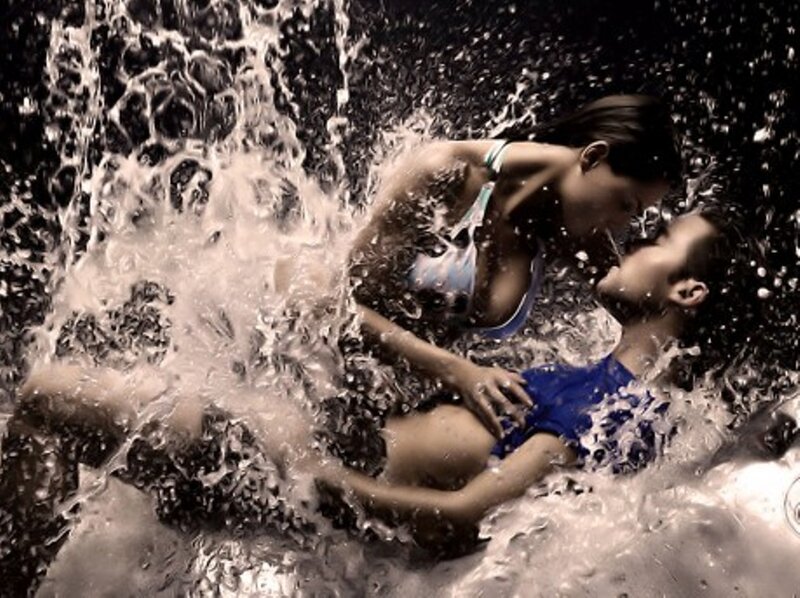 Couple Kissing in Water — Black, Dramatic