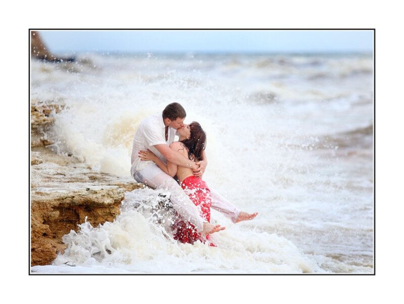 Couple Kissing on Beach — White, Dramatic