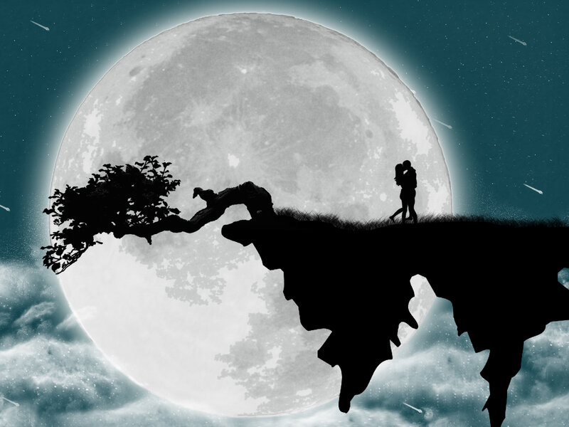 Couple Kissing on Cliff — Black