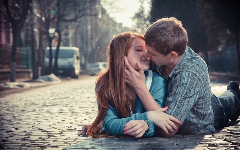 Couple Kissing on Street — Blue, Romantic, Afternoon