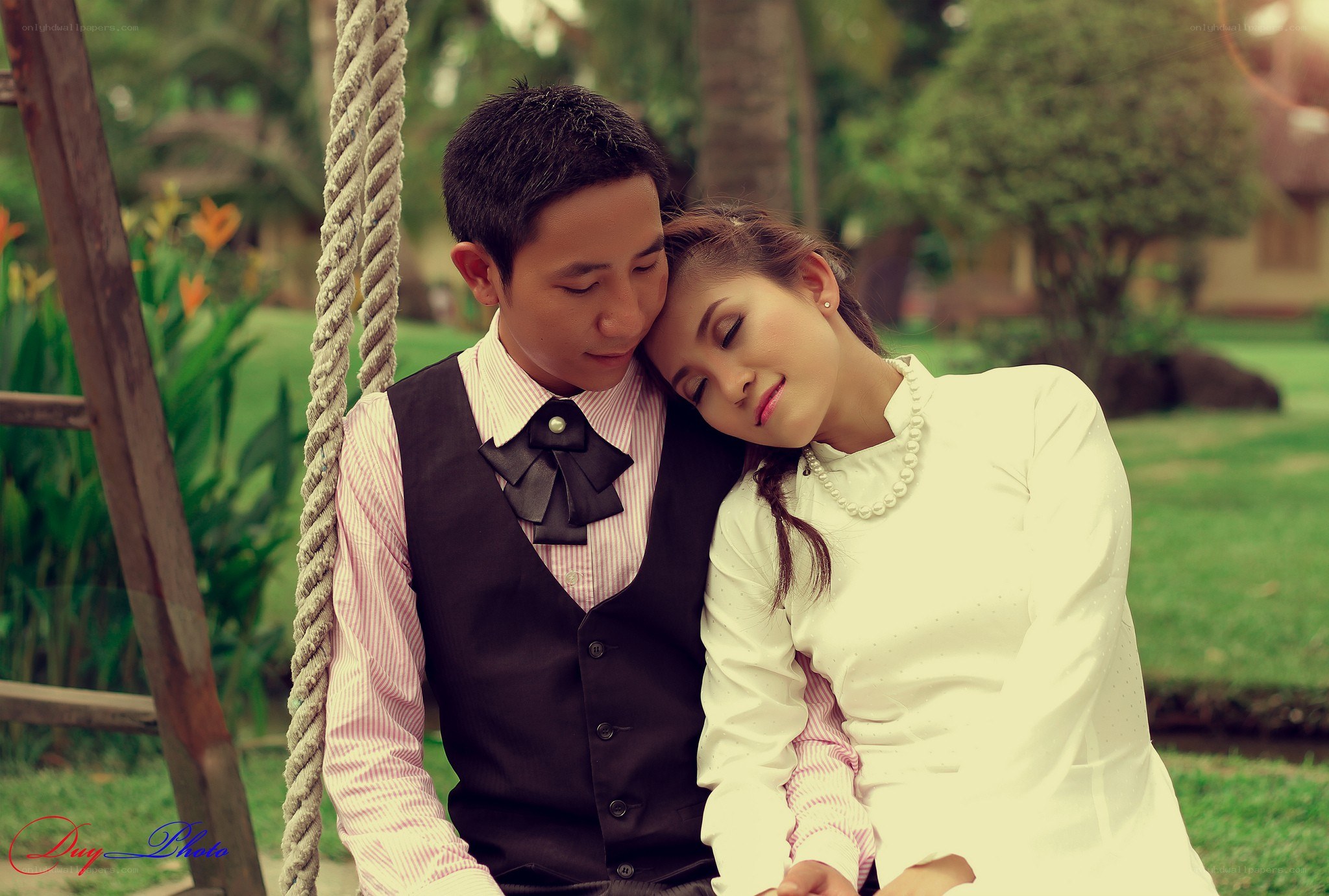 couple on a swing