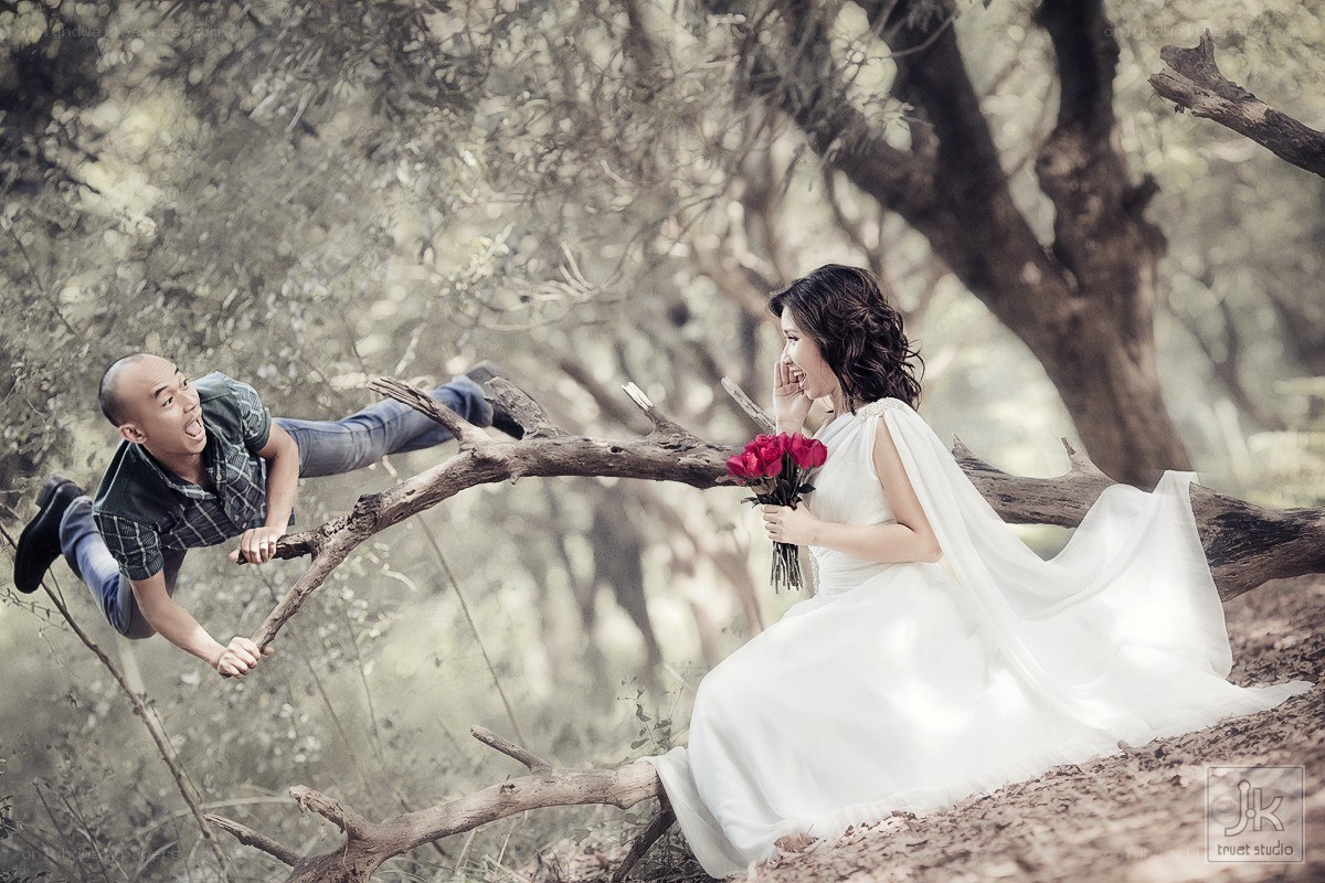 Couple on a tree branch