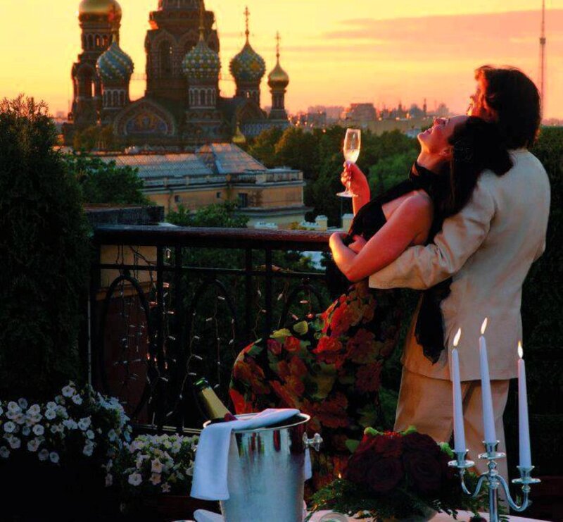 Couple on Balcony — Orange