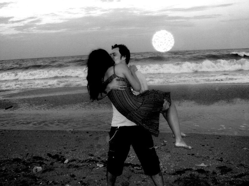 Couple on Beach — Black