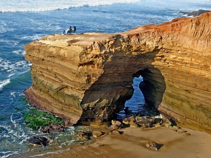 Couple on Cliff Edge — Blue, Serene