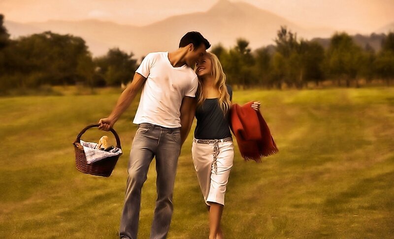 Couple on Picnic — Green, Serene