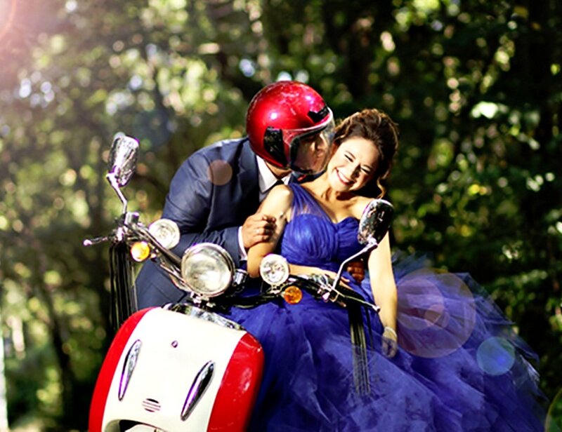 Couple on Scooter — Blue