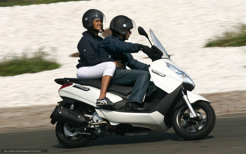 Couple on Scooter — White, Dynamic