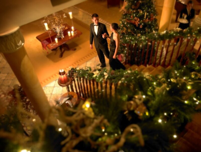 Couple on Staircase — Green