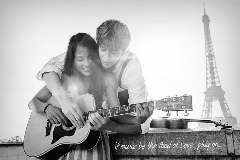 Couple Playing Guitar — Black