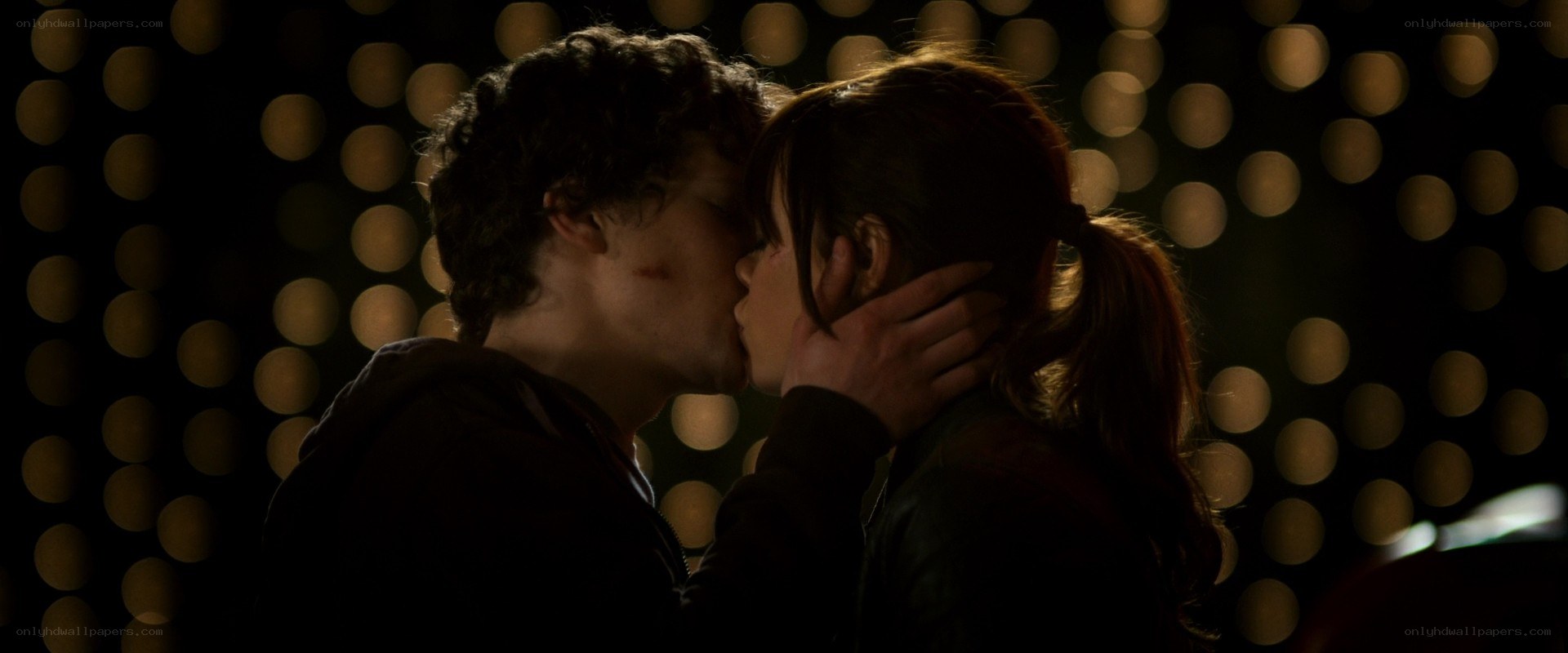 couple sharing a kiss