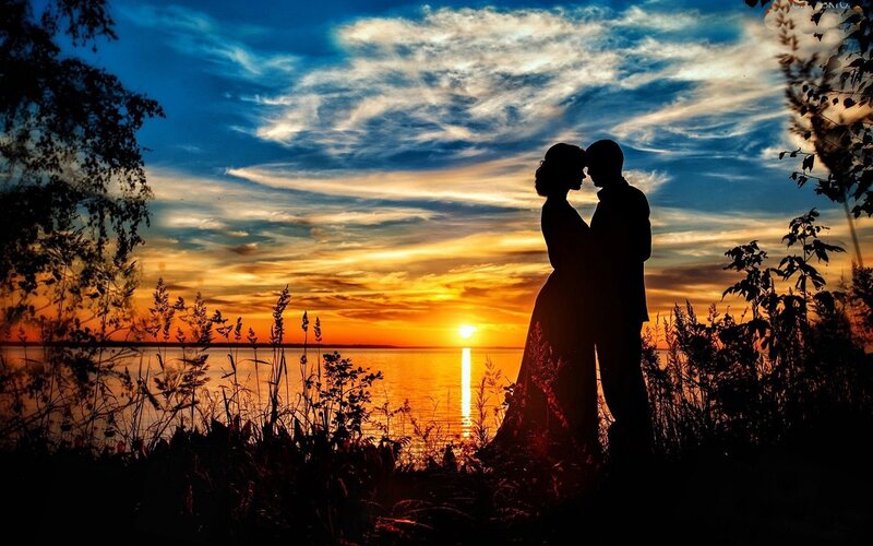 Couple Silhouette at Sunset — Blue, Romantic