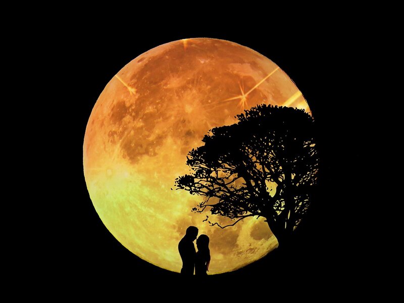 Couple under Moon — Orange