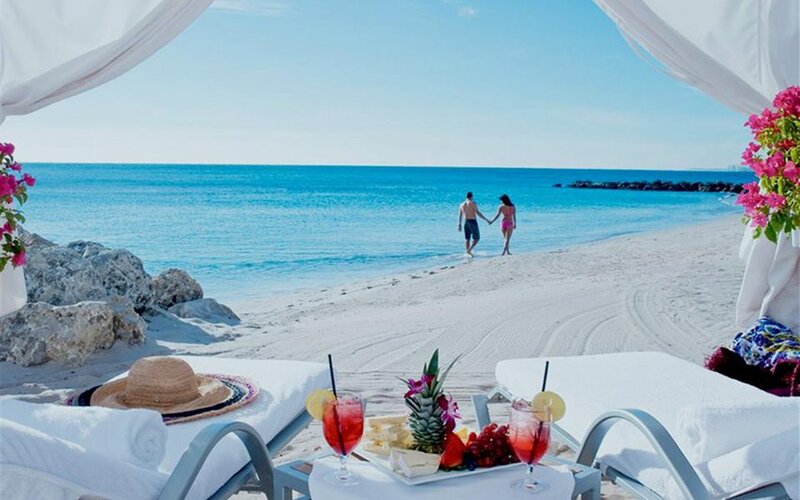 Couple Walking on Beach — Blue, Relaxing