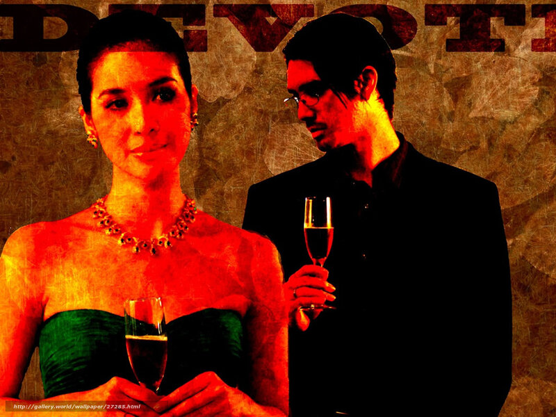 couple with champagne glasses