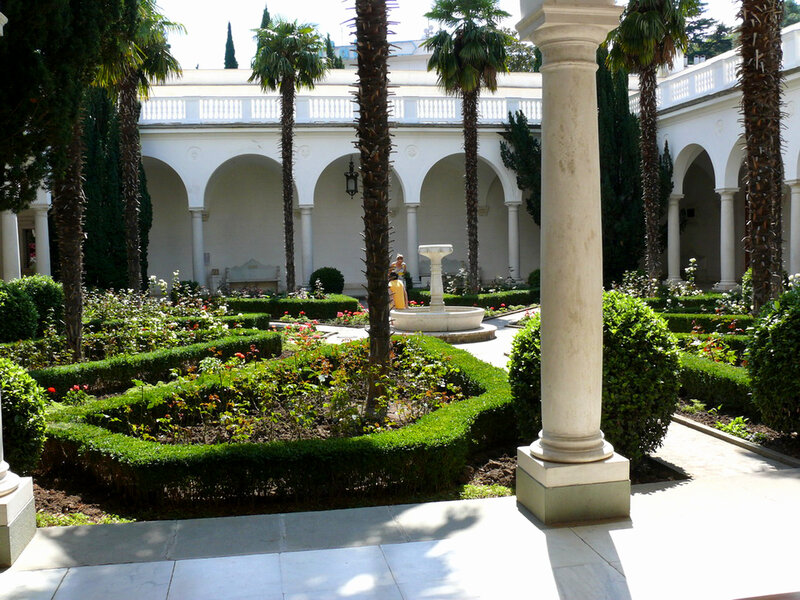 Courtyard Garden with Fountain — Green, Serene