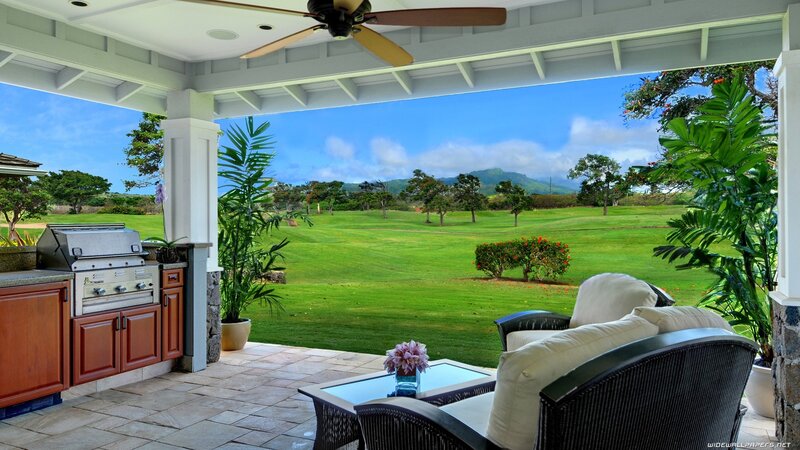 Covered Patio with Grill