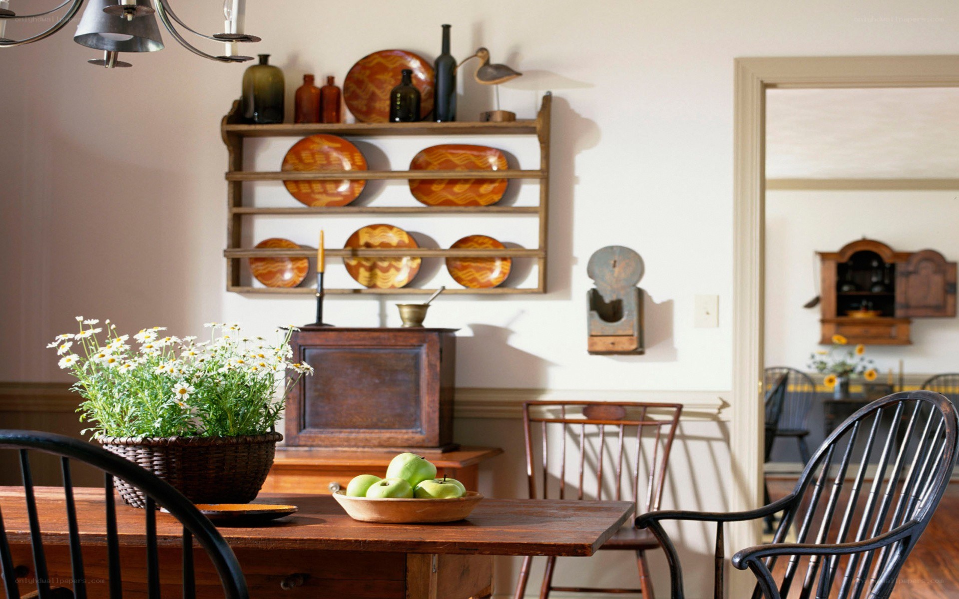 cozy farmhouse dining room