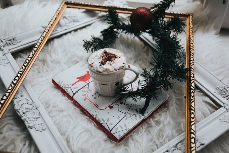 Cozy holiday mug setup