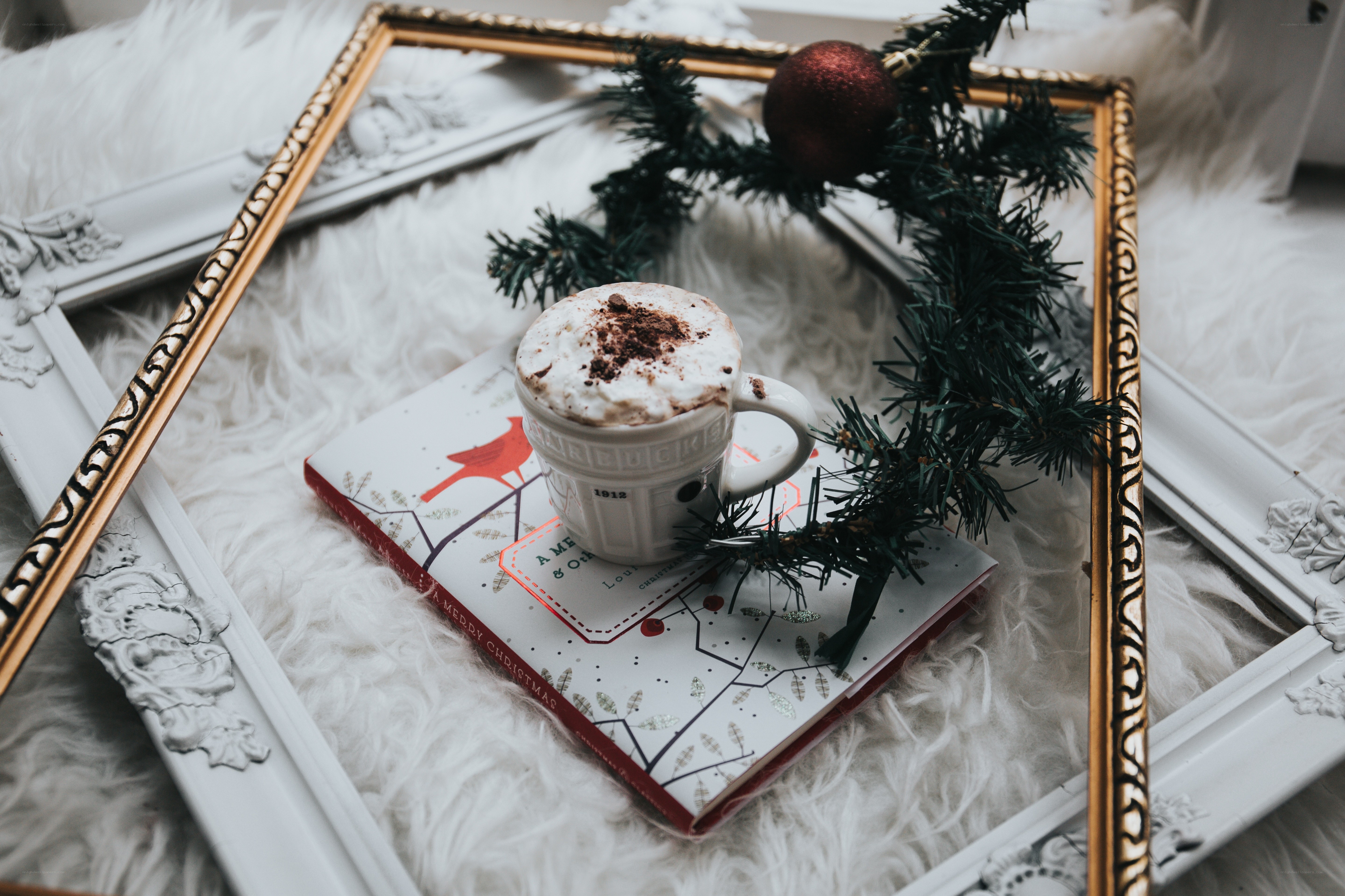 Cozy holiday mug setup
