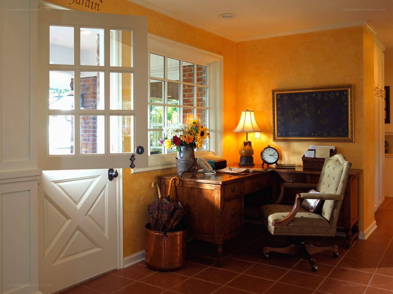 Cozy home office nook