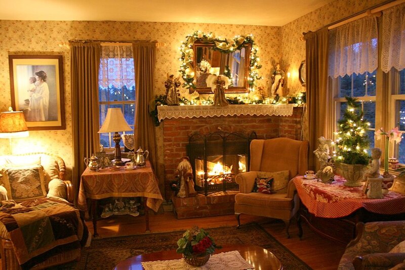 Cozy Living Room — Brown, Warm, Night
