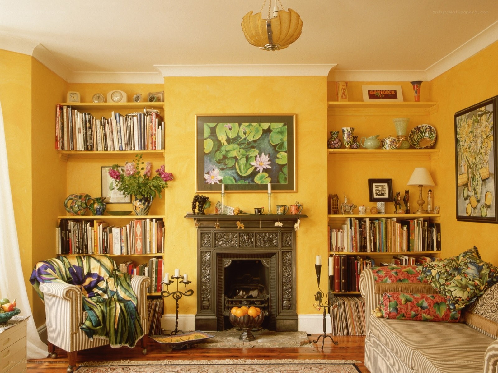 Cozy yellow living room