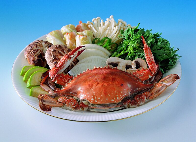 Crab and vegetable platter