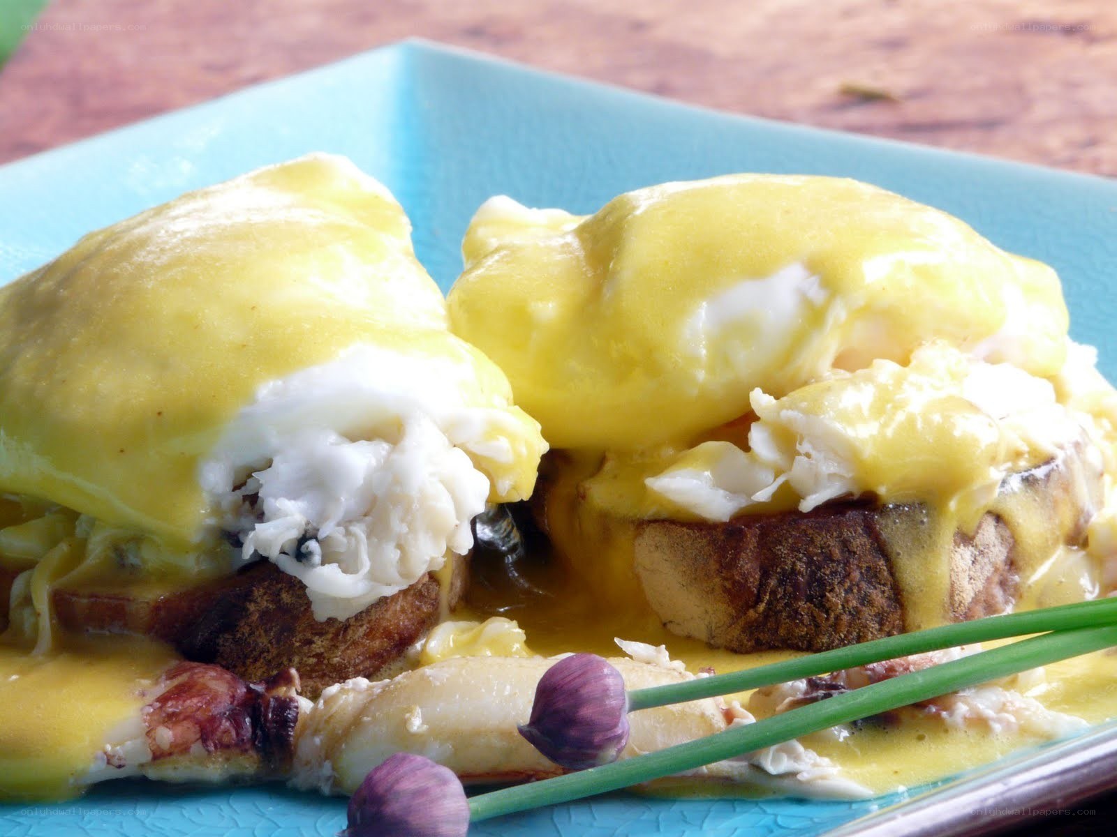 Crab benedict with hollandaise
