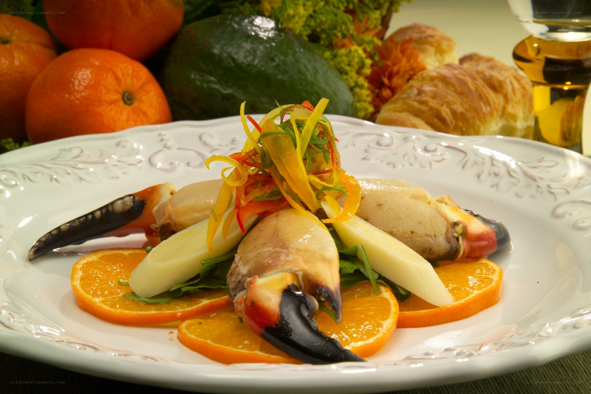 Crab claw salad with oranges