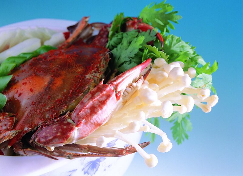 Crab with enoki mushrooms