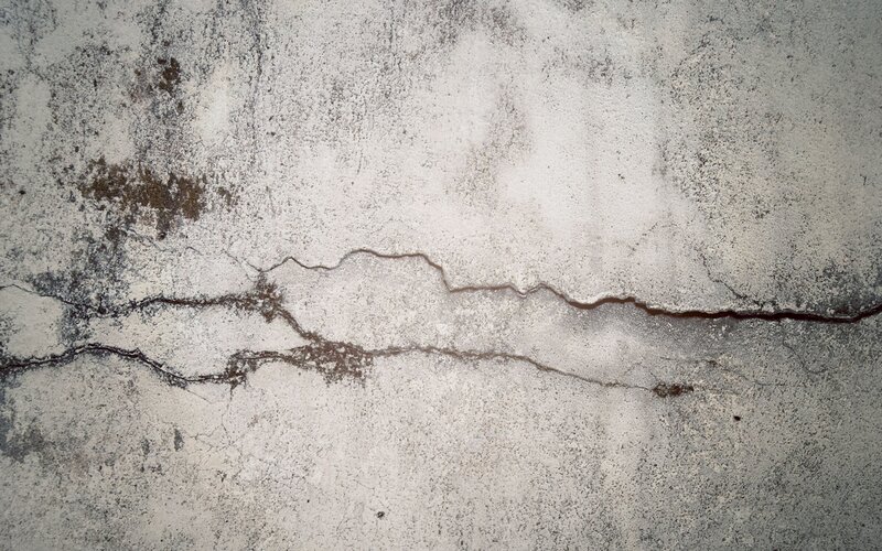 cracked concrete wall surface