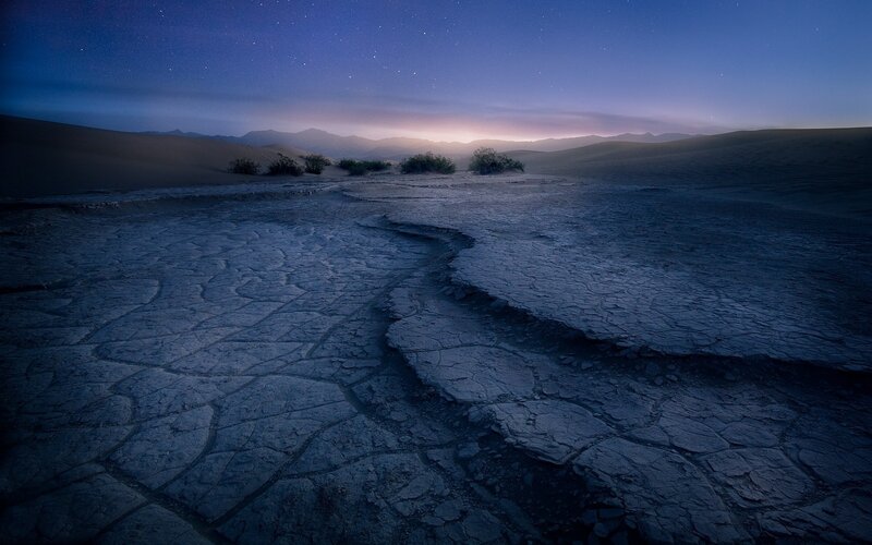 Cracked Desert Ground — Blue, Serene