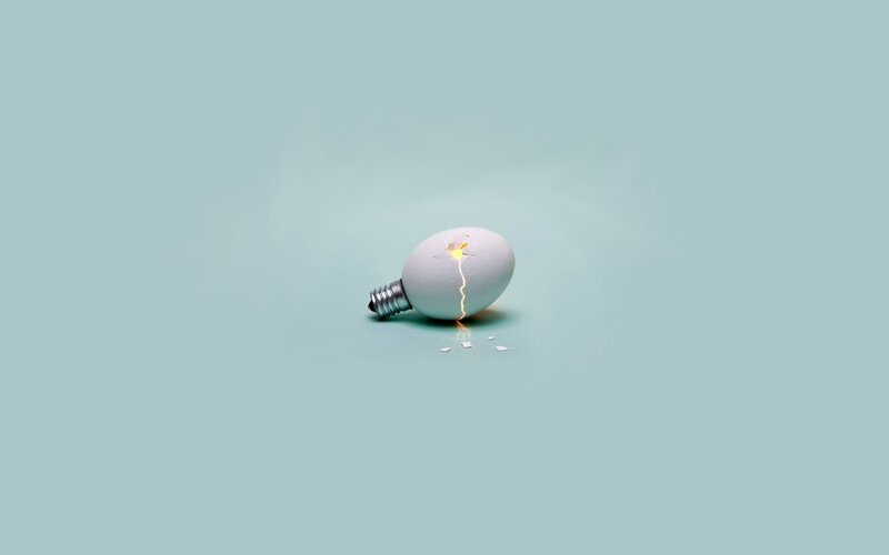 Cracked Egg Light Bulb