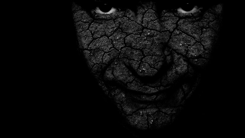 cracked face horror