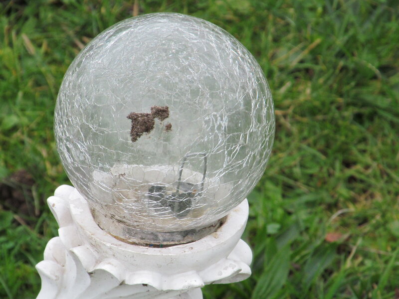 Cracked Glass Garden Light