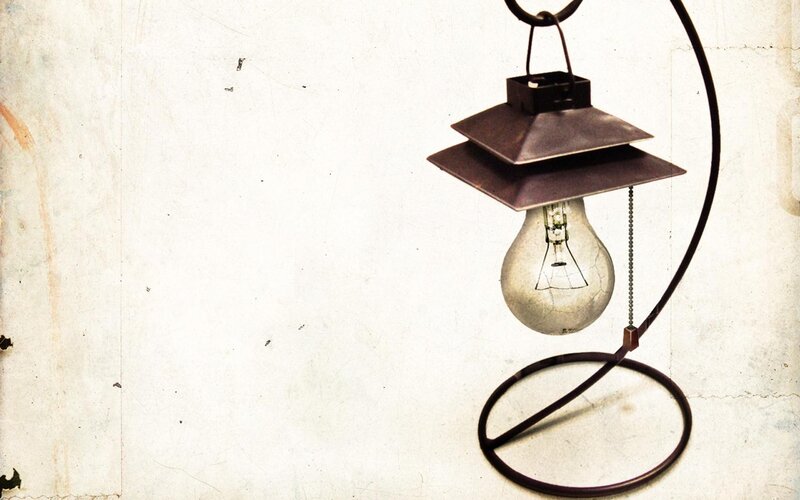 Cracked Light Bulb Lamp