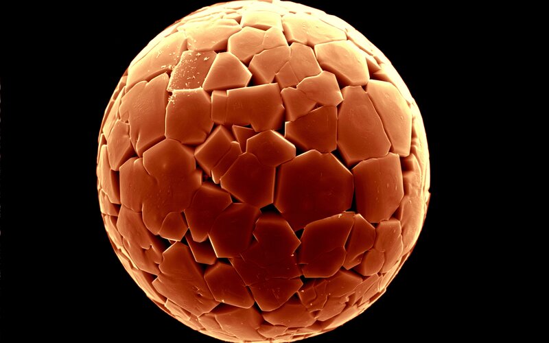 cracked sphere structure