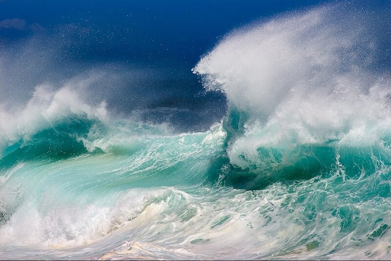 Crashing Ocean Wave — Blue