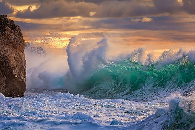 Crashing Ocean Wave — Green