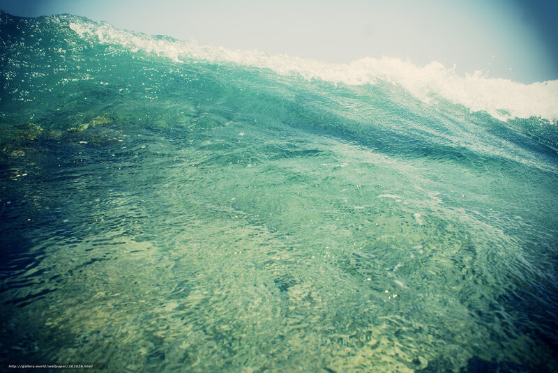 crashing ocean wave