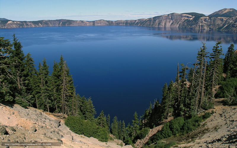 Crater Lake in Oregon — Blue, Serene